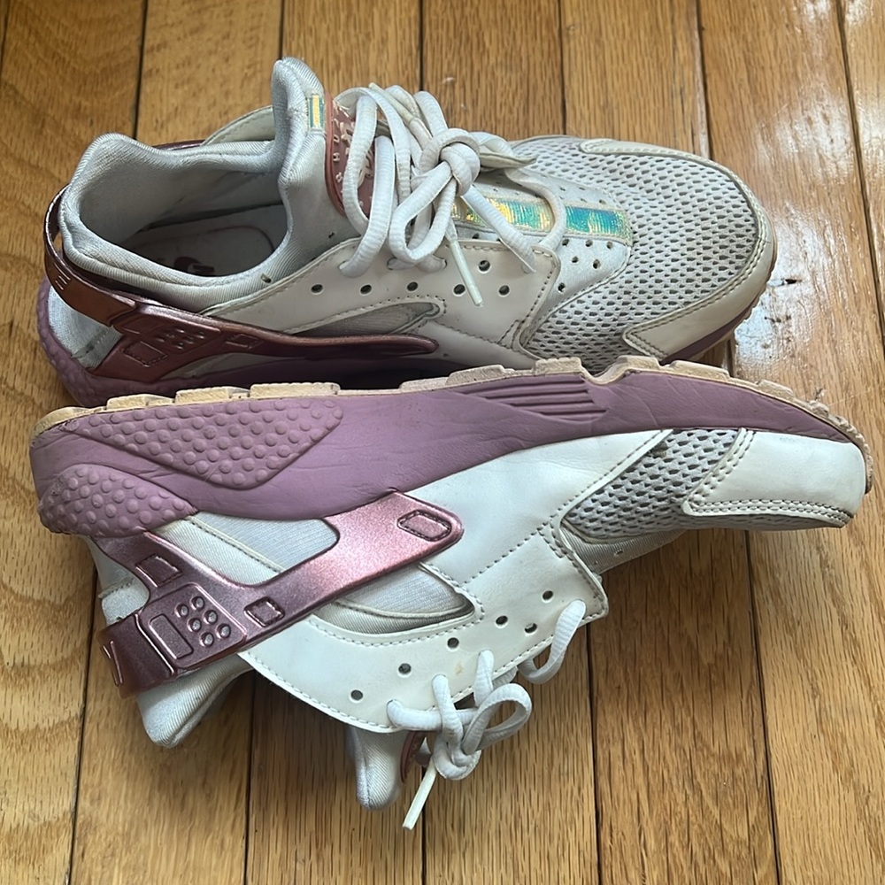 Nike Air sneakers
White and chrome pink 
Size: US 7.5 UK 5 EUR 38.5